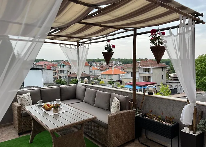 Ξενοδοχείο Lazur 2*