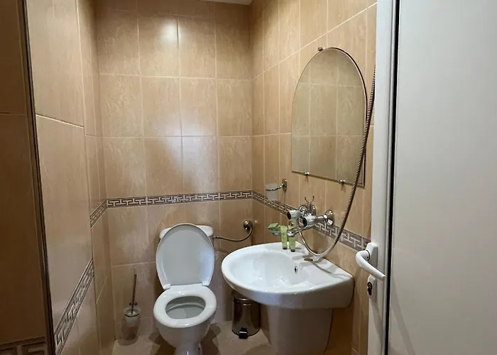 Ξενοδοχείο Lazur 2*